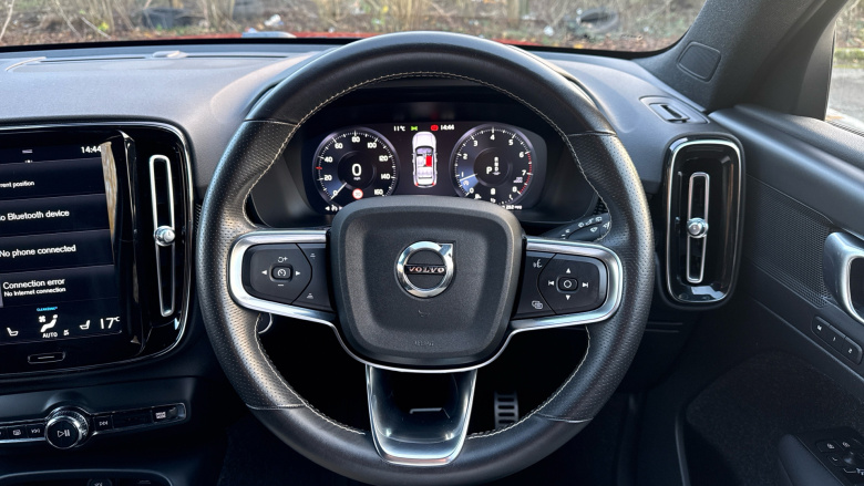 Volvo Xc40 2.0 B4P R DESIGN Pro 5dr Auto Petrol Estate